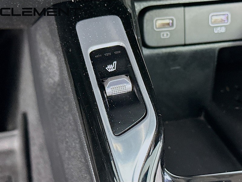 Kia Sorento Vehicle Full-screen Gallery Image 23