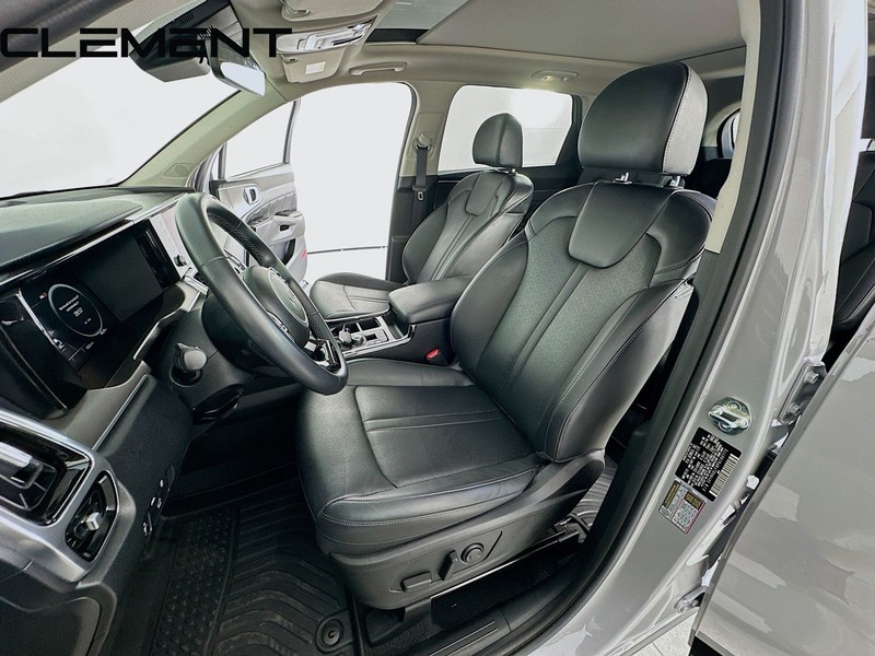 Kia Sorento Vehicle Full-screen Gallery Image 30