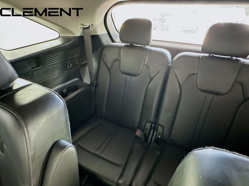 Kia Sorento Vehicle Full-screen Gallery Image 34