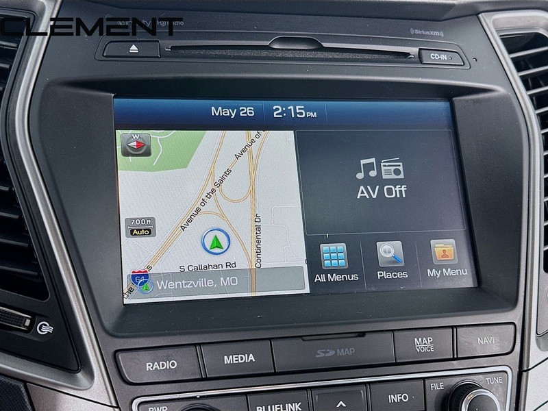 Hyundai Santa Fe Sport Vehicle Full-screen Gallery Image 19