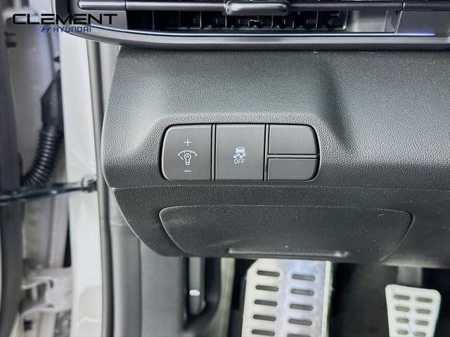 Hyundai Elantra N Vehicle Full-screen Gallery Image 12