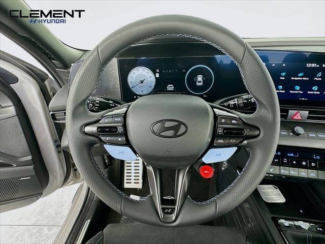 Hyundai Elantra N Vehicle Full-screen Gallery Image 13