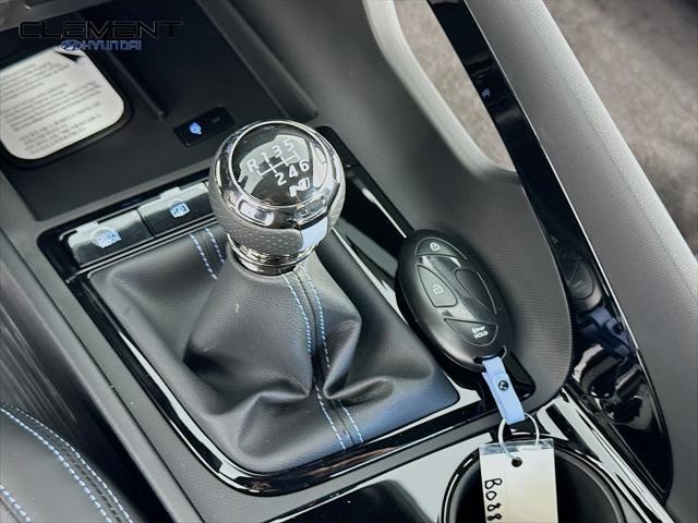 Hyundai Elantra N Vehicle Full-screen Gallery Image 21