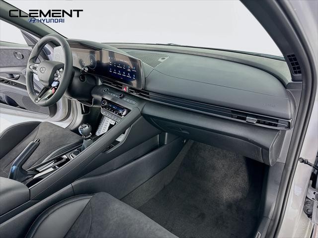 Hyundai Elantra N Vehicle Full-screen Gallery Image 30