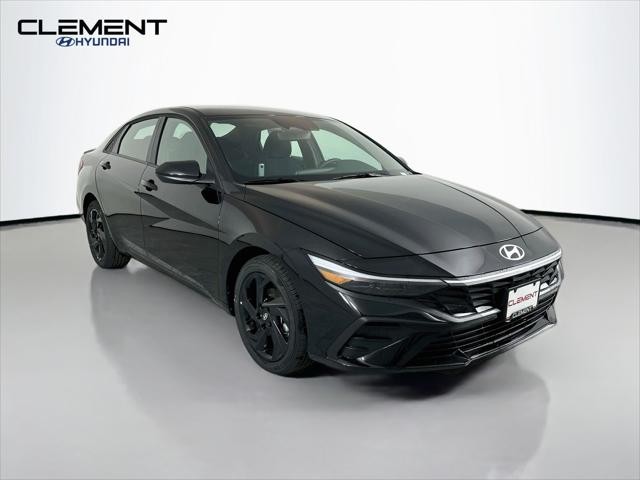 Hyundai Elantra Vehicle Image 03