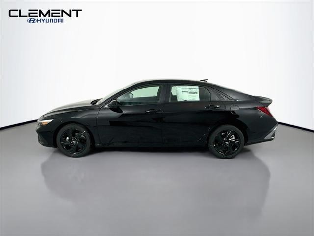 Hyundai Elantra Vehicle Image 04