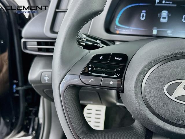 Hyundai Elantra Vehicle Image 14