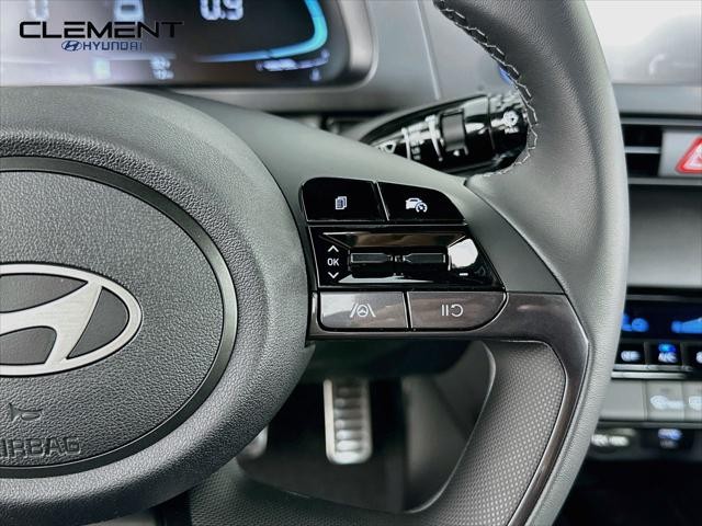 Hyundai Elantra Vehicle Image 15