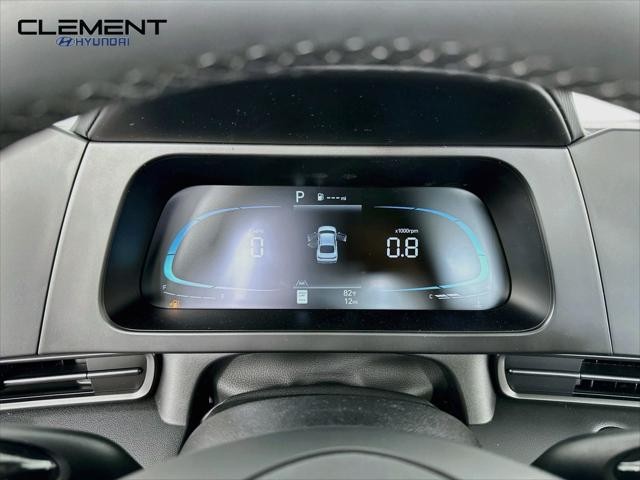 Hyundai Elantra Vehicle Image 16