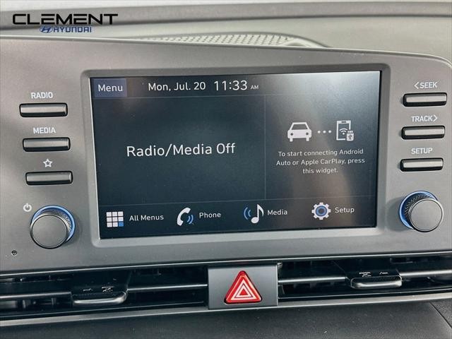 Hyundai Elantra Vehicle Image 17
