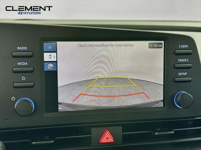 Hyundai Elantra Vehicle Image 18