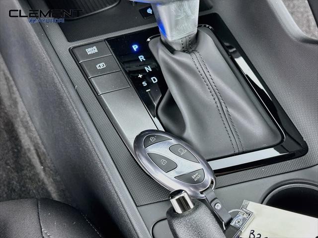 Hyundai Elantra Vehicle Image 20