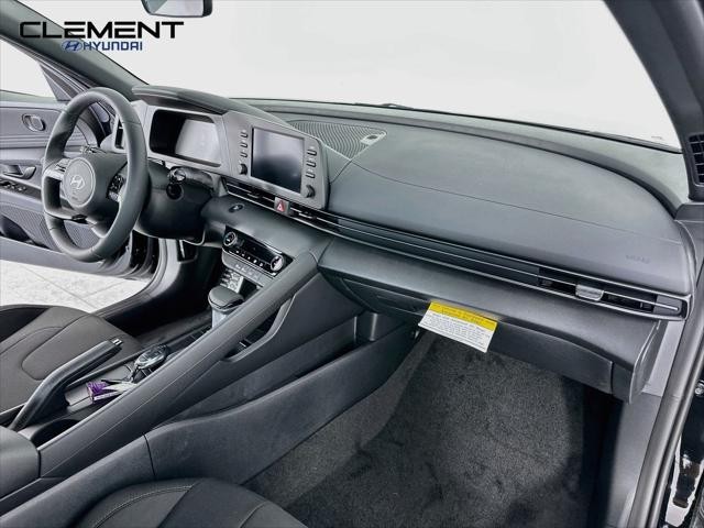Hyundai Elantra Vehicle Image 28