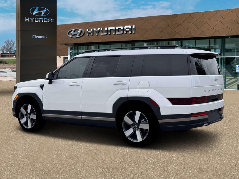 Hyundai Santa Fe Hybrid Vehicle Full-screen Gallery Image 4