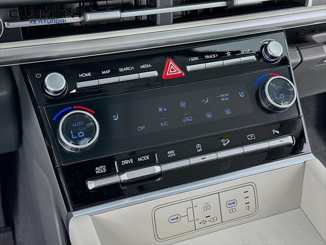 Hyundai Santa Fe Vehicle Full-screen Gallery Image 19