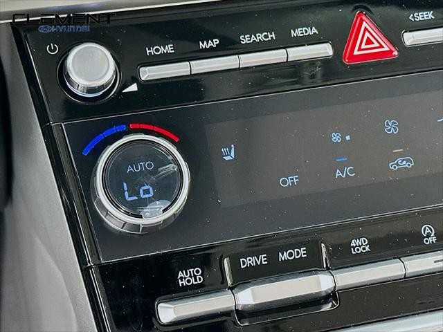 Hyundai Santa Fe Vehicle Full-screen Gallery Image 20