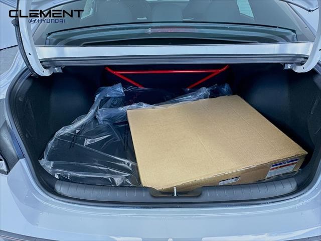 Hyundai Elantra N Vehicle Full-screen Gallery Image 9