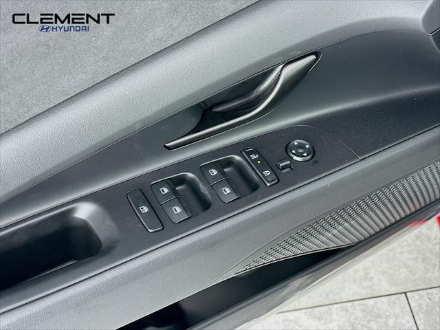 Hyundai Elantra N Vehicle Full-screen Gallery Image 24