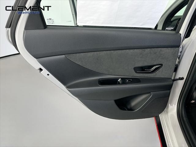 Hyundai Elantra N Vehicle Full-screen Gallery Image 28