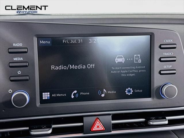 Hyundai Elantra Vehicle Full-screen Gallery Image 17