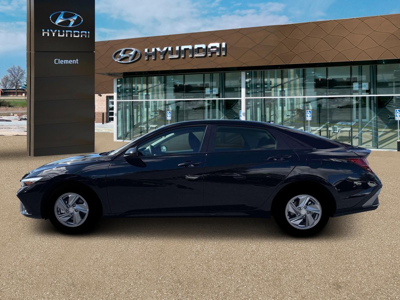Hyundai Elantra Vehicle Image 03