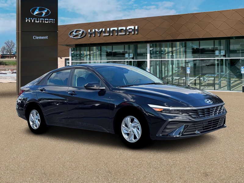 Hyundai Elantra Vehicle Image 10