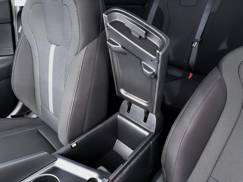 Hyundai Elantra Vehicle Image 18