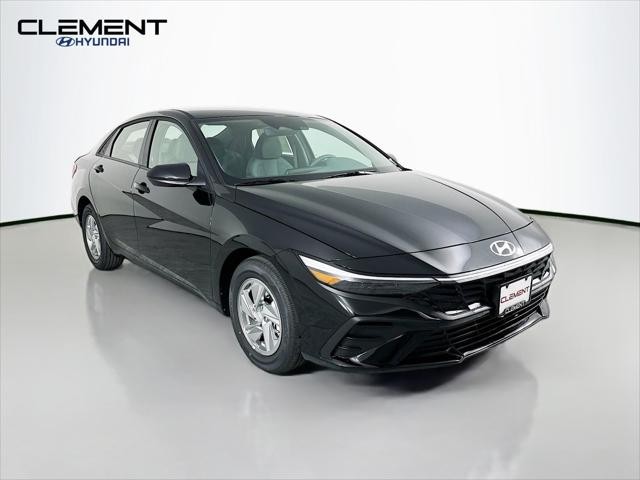 Hyundai Elantra Vehicle Image 03