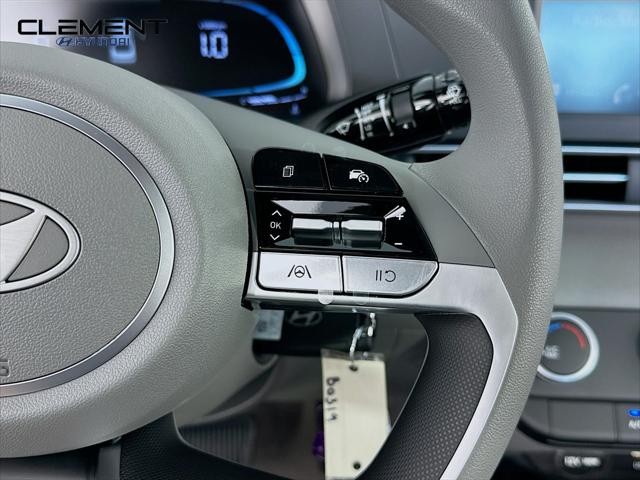 Hyundai Elantra Vehicle Image 15