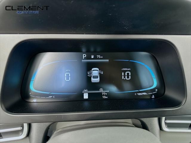 Hyundai Elantra Vehicle Image 16