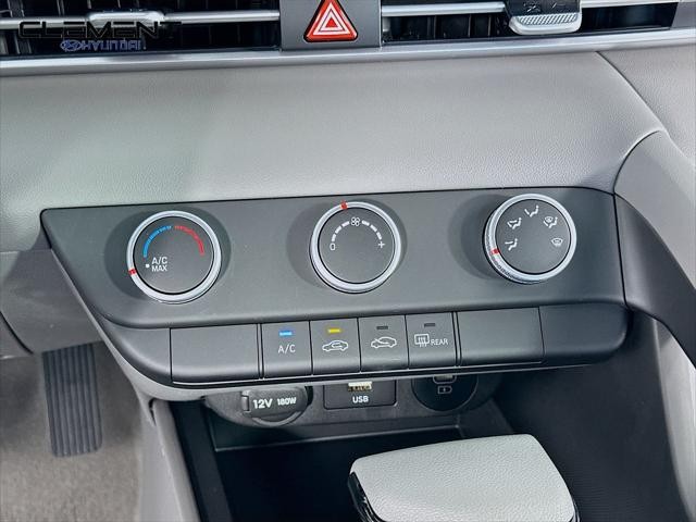 Hyundai Elantra Vehicle Image 19