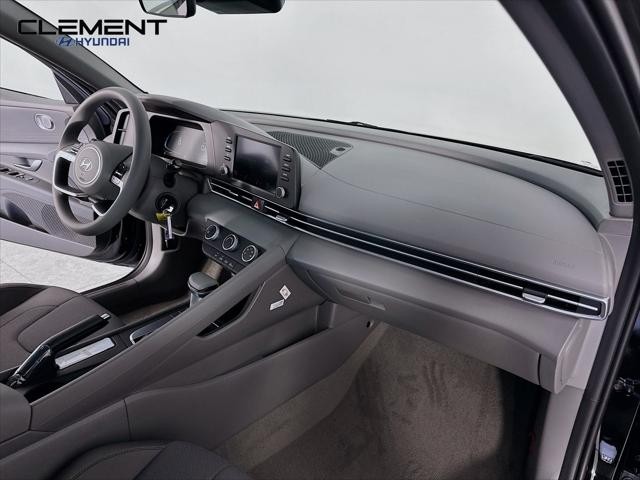 Hyundai Elantra Vehicle Image 29