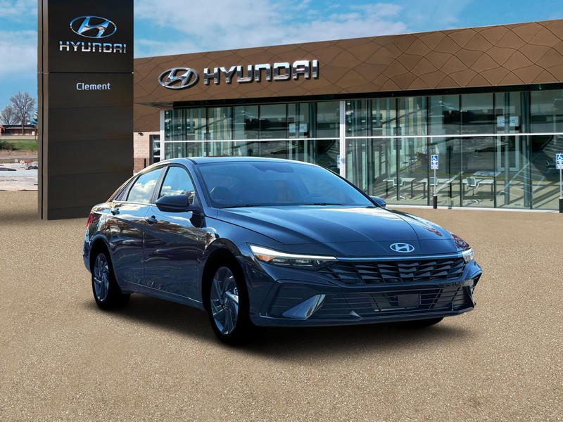 Hyundai Elantra Vehicle Image 11