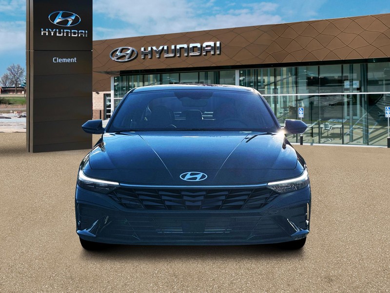 Hyundai Elantra Vehicle Image 12