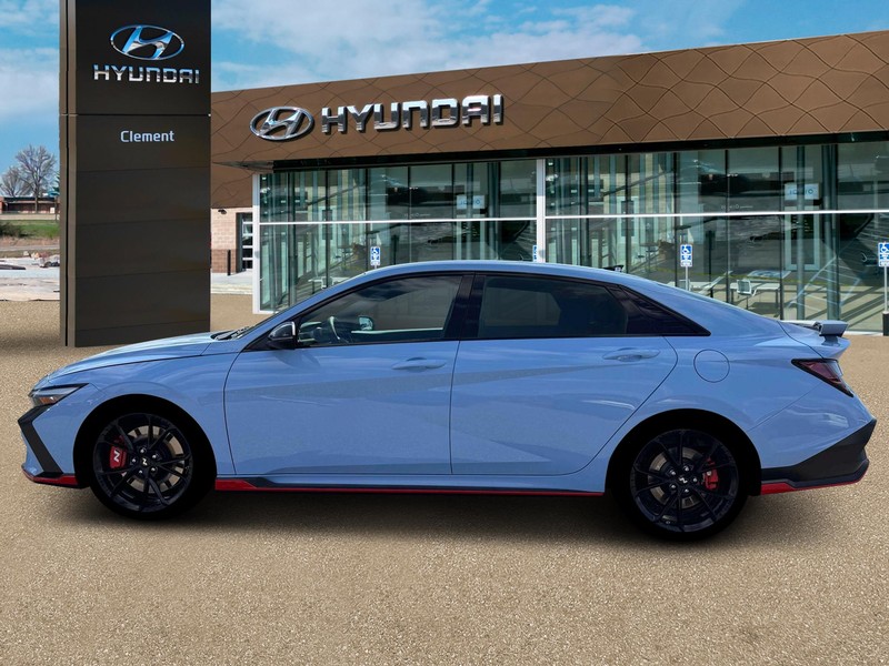 Hyundai Elantra N Vehicle Full-screen Gallery Image 3