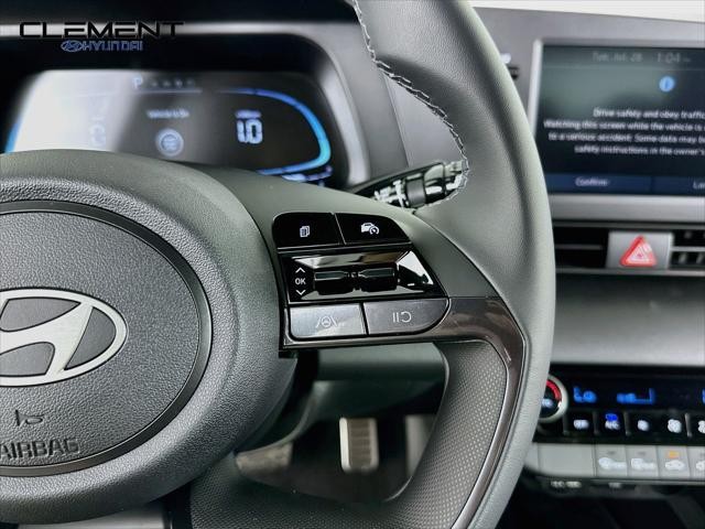 Hyundai Elantra Vehicle Full-screen Gallery Image 15