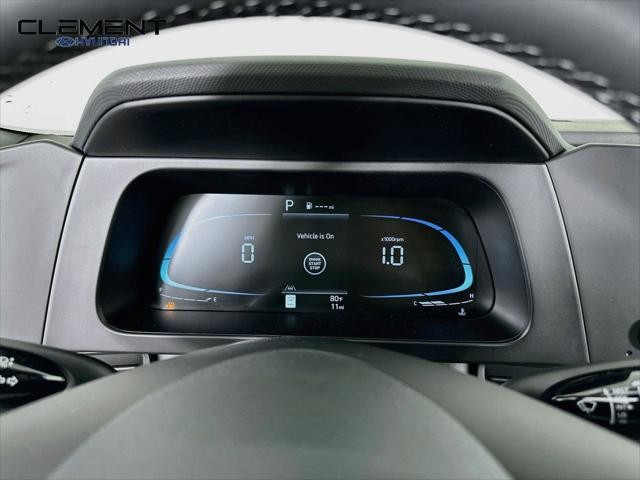 Hyundai Elantra Vehicle Full-screen Gallery Image 16