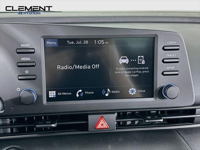 Hyundai Elantra Vehicle Full-screen Gallery Image 17