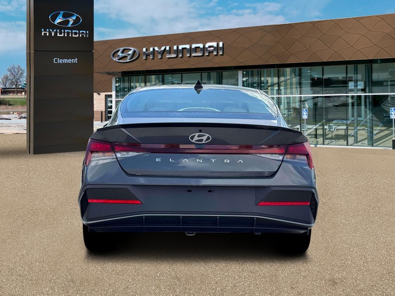 Hyundai Elantra Vehicle Image 06