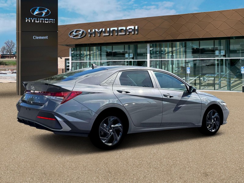 Hyundai Elantra Vehicle Image 08