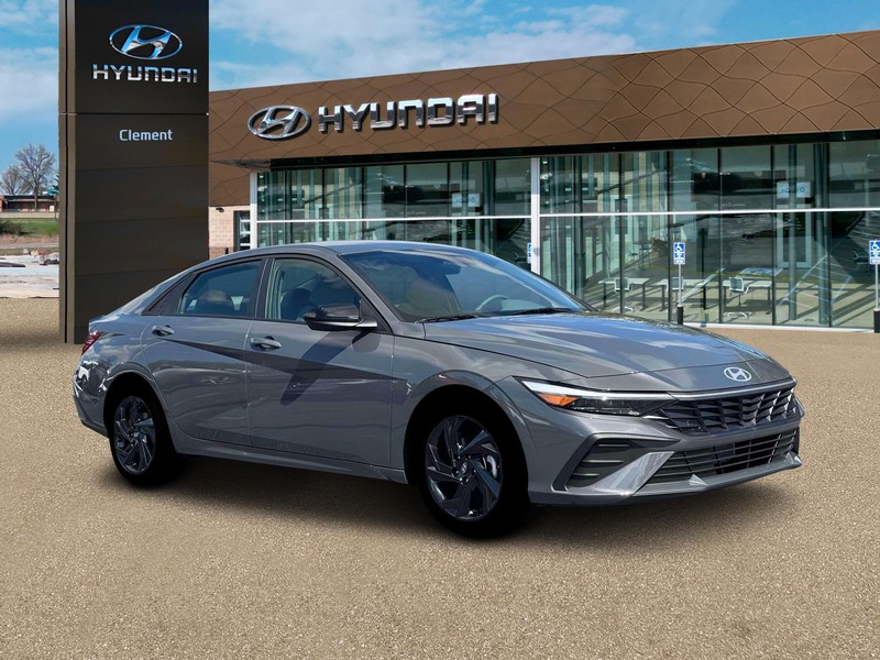 Hyundai Elantra Vehicle Image 10