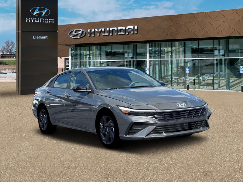Hyundai Elantra Vehicle Image 11