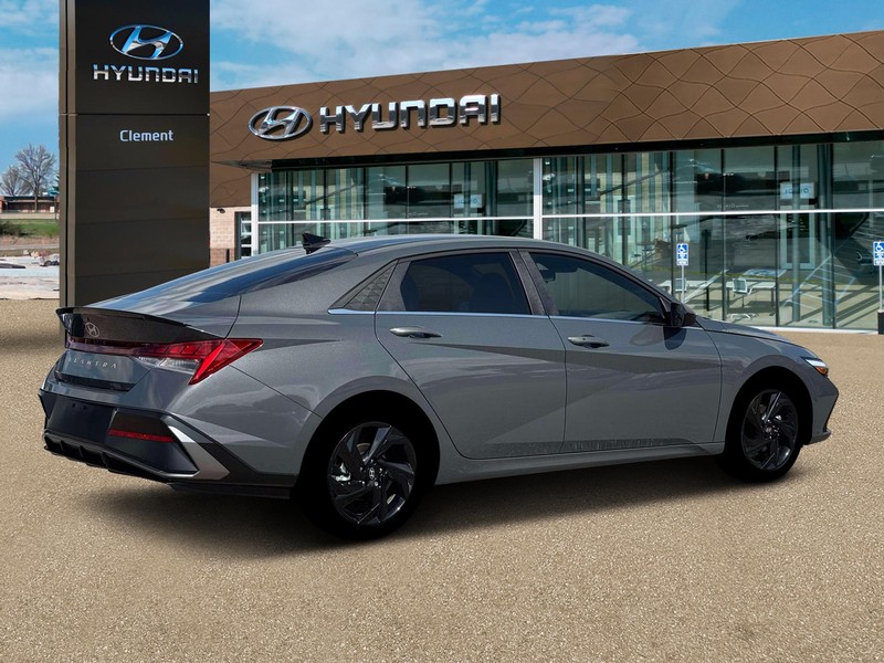 Hyundai Elantra Vehicle Image 08