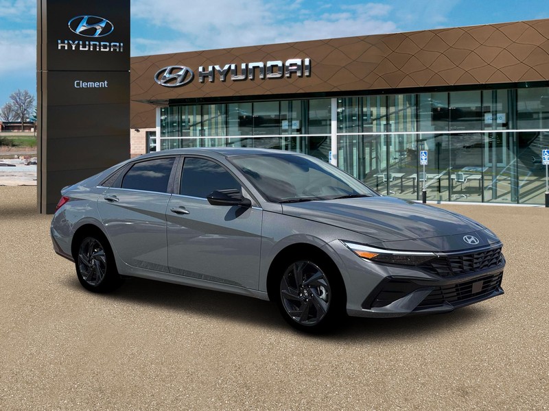 Hyundai Elantra Vehicle Image 10