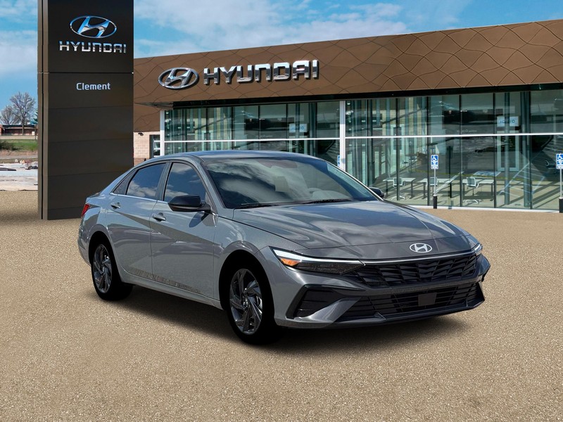 Hyundai Elantra Vehicle Image 11