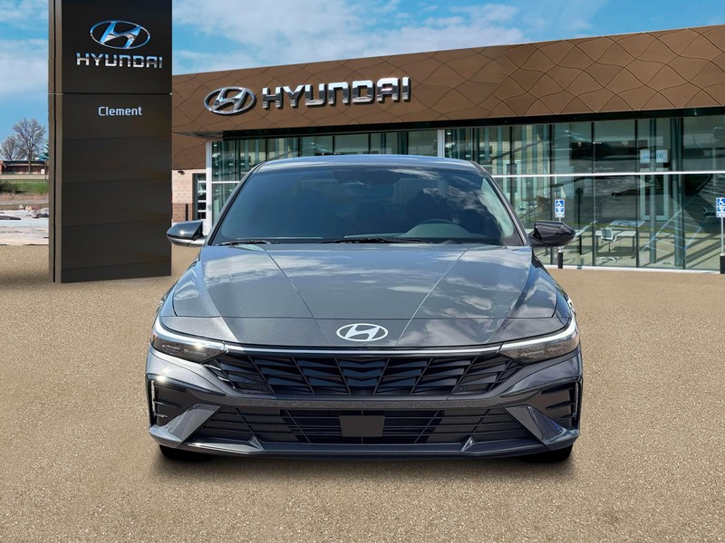 Hyundai Elantra Vehicle Image 12