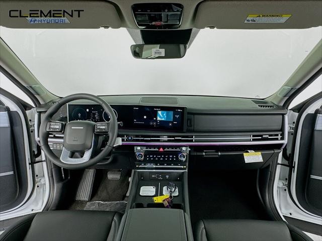 Hyundai Santa Fe Hybrid Vehicle Full-screen Gallery Image 11