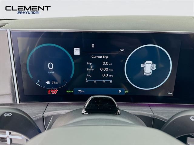 Hyundai Santa Fe Hybrid Vehicle Full-screen Gallery Image 16