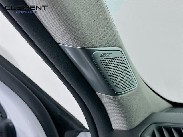 Hyundai Santa Fe Hybrid Vehicle Full-screen Gallery Image 23