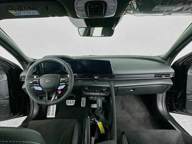 Hyundai Elantra N Vehicle Full-screen Gallery Image 11